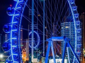 Casal de turistas é resgatado depois de ser ‘esquecido’ na roda gigante de Balneário Camboriú