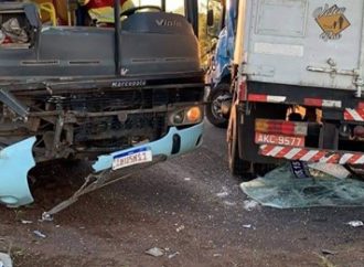 ATENÇÃO: 4 pessoas feridas em colisão frontal entre ônibus e caminhão na BR-386, em Canoas