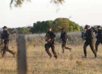 Polícia encontra pano ensanguentado e diz que Lázaro pode estar ferido