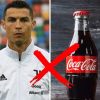 Vídeo: Cristiano Ronaldo causa prejuízo de R $ 20 bilhões à Coca-Cola