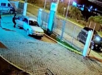 Criminosos invadem UPA e matam funcionário de presídio para resgatar preso