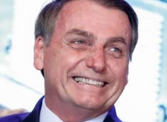 “Dou meu lugar para quem está apavorado” Diz Bolsonaro sobre a vacina