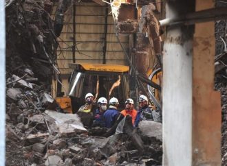 Corpo de Bombeiros chega ao “núcleo” do prédio da SSP