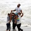 Italo Ferreira ganha primeiro ouro do surfe e do Brasil na Olimpíada