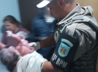 Bebê não espera chegar no hospital e policiais de Canoas fazem parto de emergência