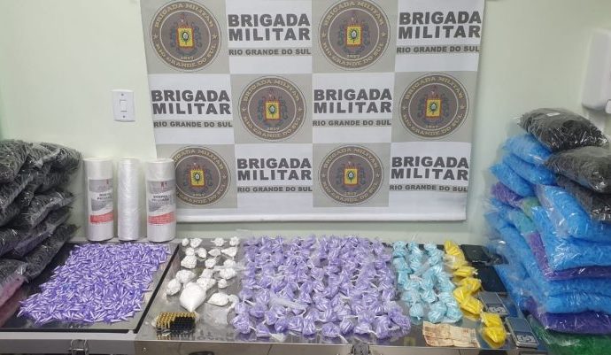 Traficantes são presos com mais de 2 mil pinos de cocaína em Cachoeirinha