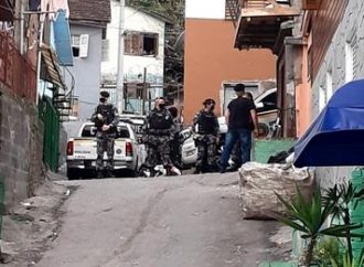 Homem recebe Brigada Militar a tiros e acaba morto