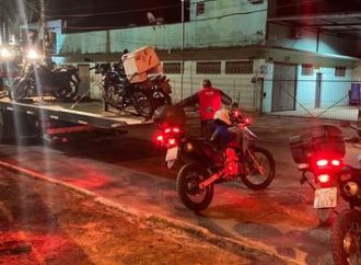 Fiscalização recolhe 4 motocicletas que andavam pelas passarelas de Canoas