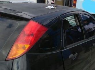 Motorista abandona carro com mais de R$ 10 mil em IPVA vencido após acidente