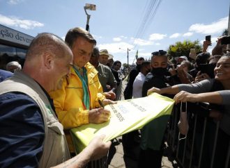 “Se alguém quiser trocar comigo, troco agora”, diz Bolsonaro na Expointer