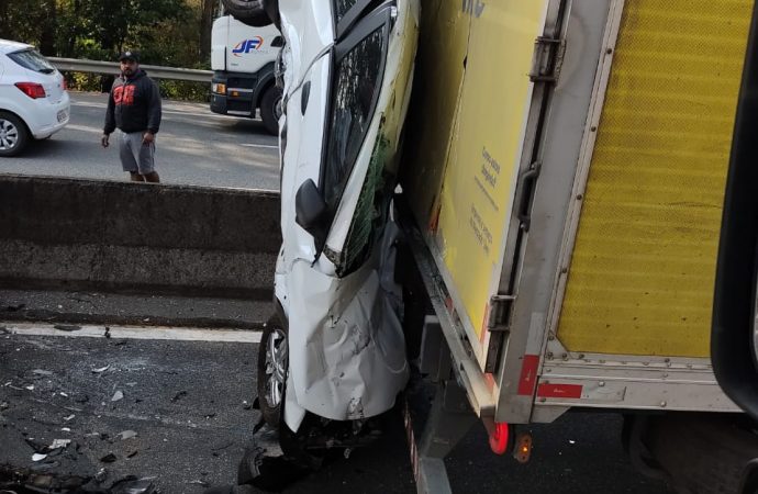 VÍDEO: Engavetamento na rodovia Fernão Dias BR 381