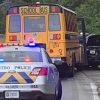 EUA: Adolescente morre e dois ficam feridos após ataque a ponto de ônibus escolar