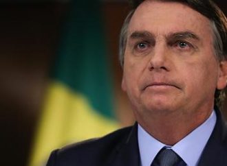 Bolsonaro discute redução no preço da gasolina