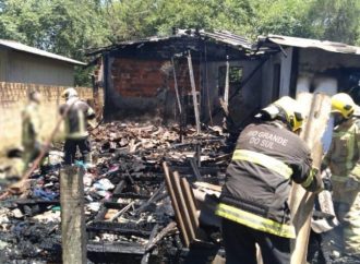 TRAGÉDIA: Duas crianças morrem durante incêndio em residência