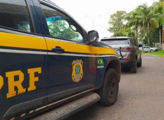 Casal é flagrado com carro roubado e clonado na BR-386