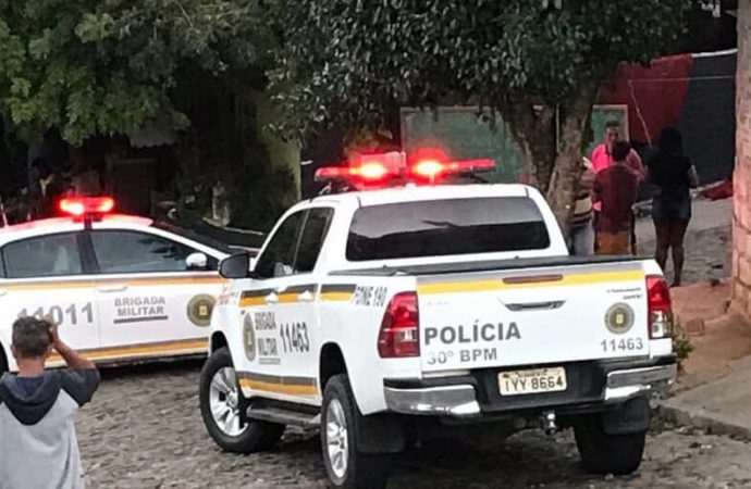 VIOLÊNCIA | Adolescente de 17 anos é morto com tiros de fuzil na frente de casa