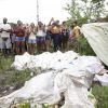 VÍDEO: Moradores retiram corpos de mangue e acusam a PM de chacina em São Gonçalo