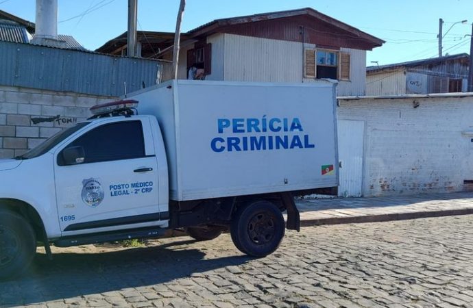 Três homens invadem casa e matam homem com mais de 10 tiros