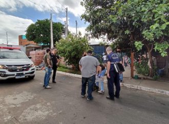 Avó vê criminosos invadirem casa e matarem neto a tiros