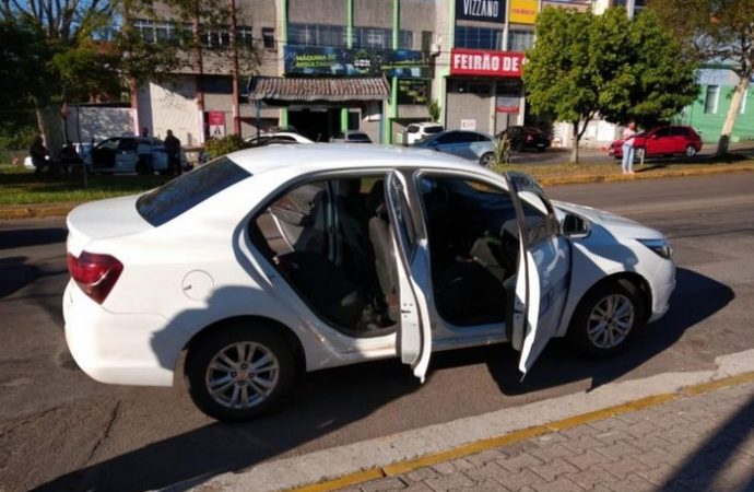 Taxista de 84 anos e sequestrado e criminosos fogem com o carro