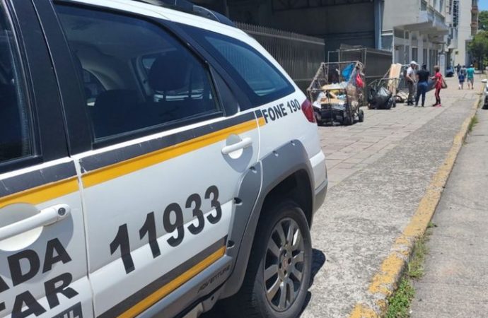 Homem é morto a facadas após briga perto de restaurante