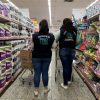 Supermercado de Canoas é fiscalizado pelo Procon após denúncias