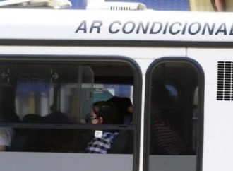 Vereadora cobra autorização para ônibus ligarem ar-condicionado em Porto Alegre