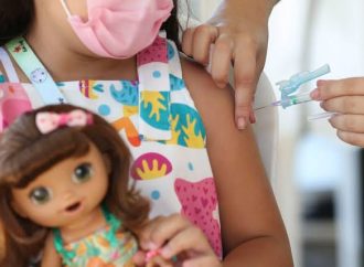 Município suspende vacinação após criança ter uma parada cardíaca