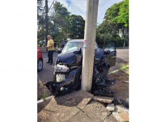 MOMENTO DE PÂNICO: Com bebê de 3 meses no carro, mãe é assaltada e policial troca tiros com bandido