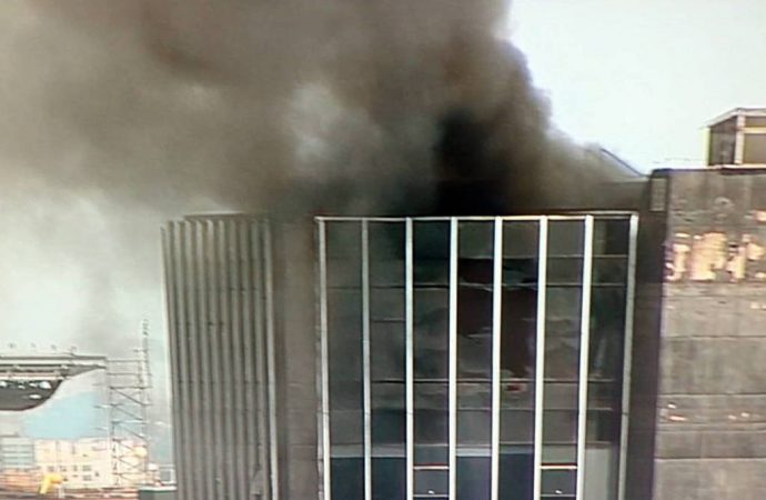 VÍDEO: Prédio pega fogo e é evacuado na avenida Paulista, no centro de São Paulo