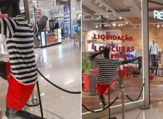 Loja é acusada de racismo por expor manequim preto quebrando vitrine