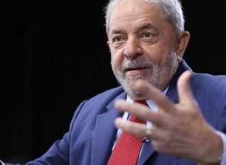 Se eleito, o Lula diz que vai “abrasileirar” o preço da gasolina