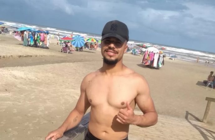 Bombeiros encontram corpo de homem que se afogou no mar