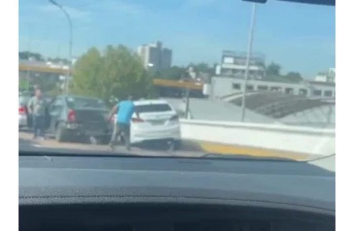 CANOAS: Motorista completamente embriagado  é preso após causar acidente; VEJAM O VÍDEO