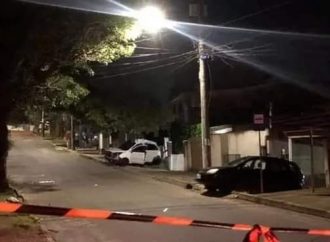 Dois jovens morrem após carro bater em muro na zona leste de Porto Alegre