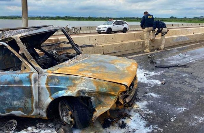 Duas pessoas morrem e outras duas ficam feridas em acidente na BR 290, em Porto Alegre