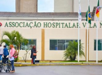 Morte de bebê que nasceu no estacionamento do Hospital Vila Nova é investigada em Porto Alegre