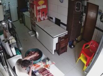 Panela de pressão explode em estabelecimento comercial