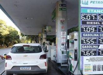 Após demissão na Petrobras, preço do diesel e da gasolina cai nos postos