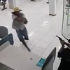 Criminoso usa muletas e morre após tentativa de assalto em agência: veja o vídeo