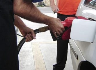 Preço da gasolina chegou a R$ 8,99 antes do reajuste, diz ANP