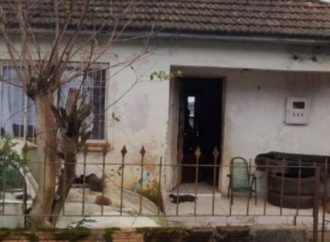 Filhos arrombam porta e encontram mãe e pai mortos em casa