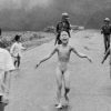 Famosa por foto icônica, “garota napalm” encerra tratamento para queimaduras 50 anos após ataque