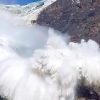 MUNDO: Grupo de turistas e guias é atingido por avalanche em montanhas