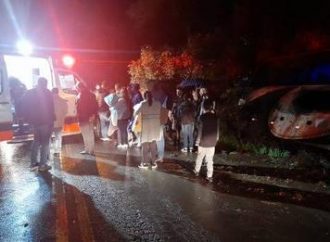 Ônibus de Marau com torcedores do Grêmio tomba no trecho Serafina Corrêa/Guaporé