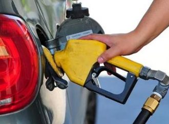Gasolina cai mais 6,5% pela terceira semana seguida e chega a R$ 6,07