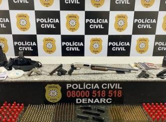 Polícia encontra depósito de armas e drogas de facção criminosa no Bairro Mario Quintana