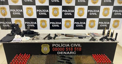 Polícia encontra depósito de armas e drogas de facção criminosa no Bairro Mario Quintana