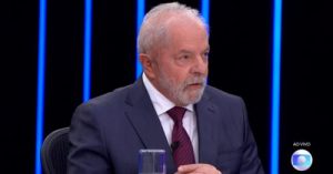 Lula critica Lava Jato, rebate corrupção e aponta erros de Dilma