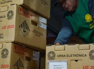 Urnas eletrônicas começam a ser distribuídas em Porto Alegre